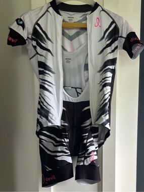 White Tiger - M- Women's Cycling kit - bib & full zip jersey
